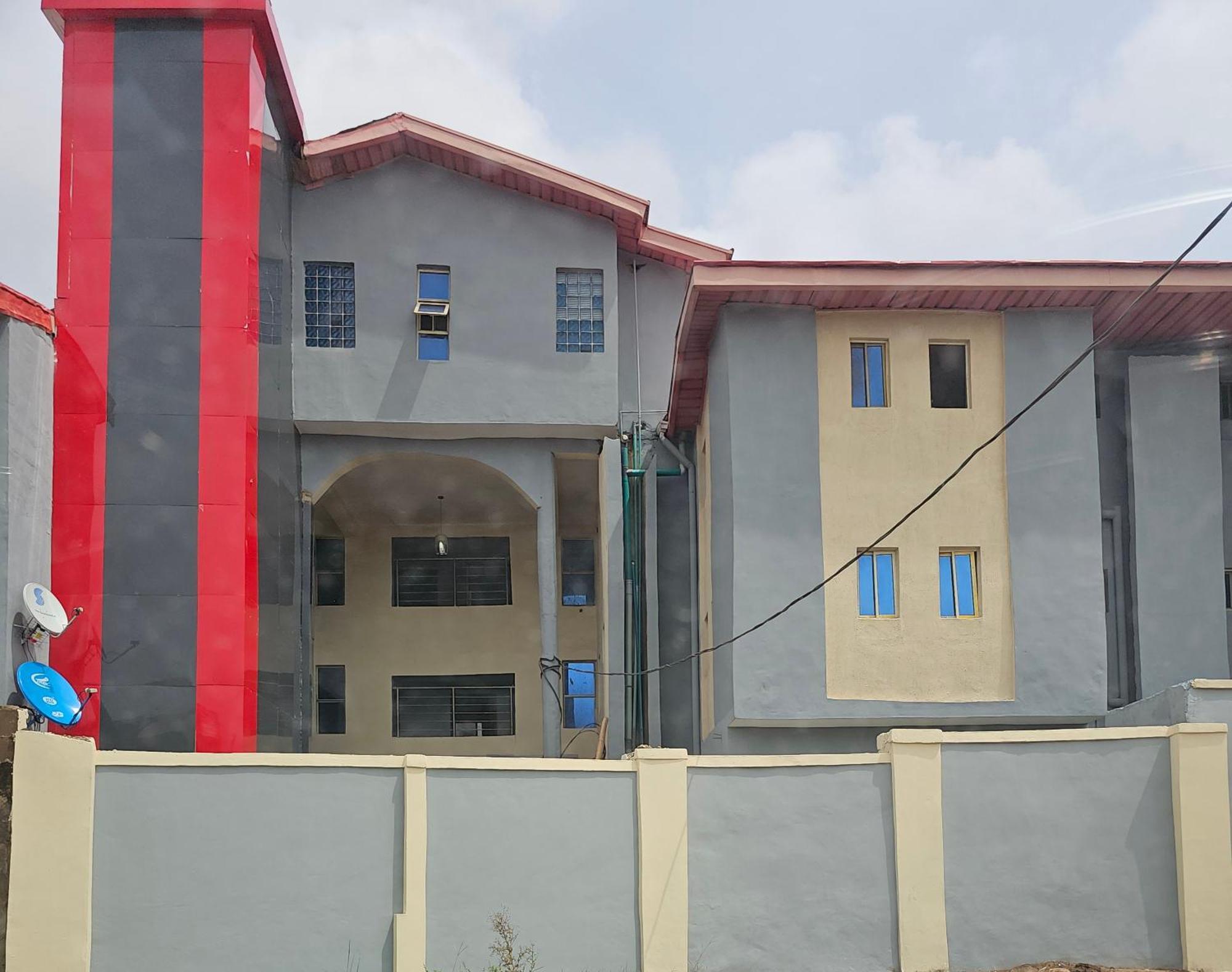 Bmh Hotel & Suites Ibadan Esterno foto